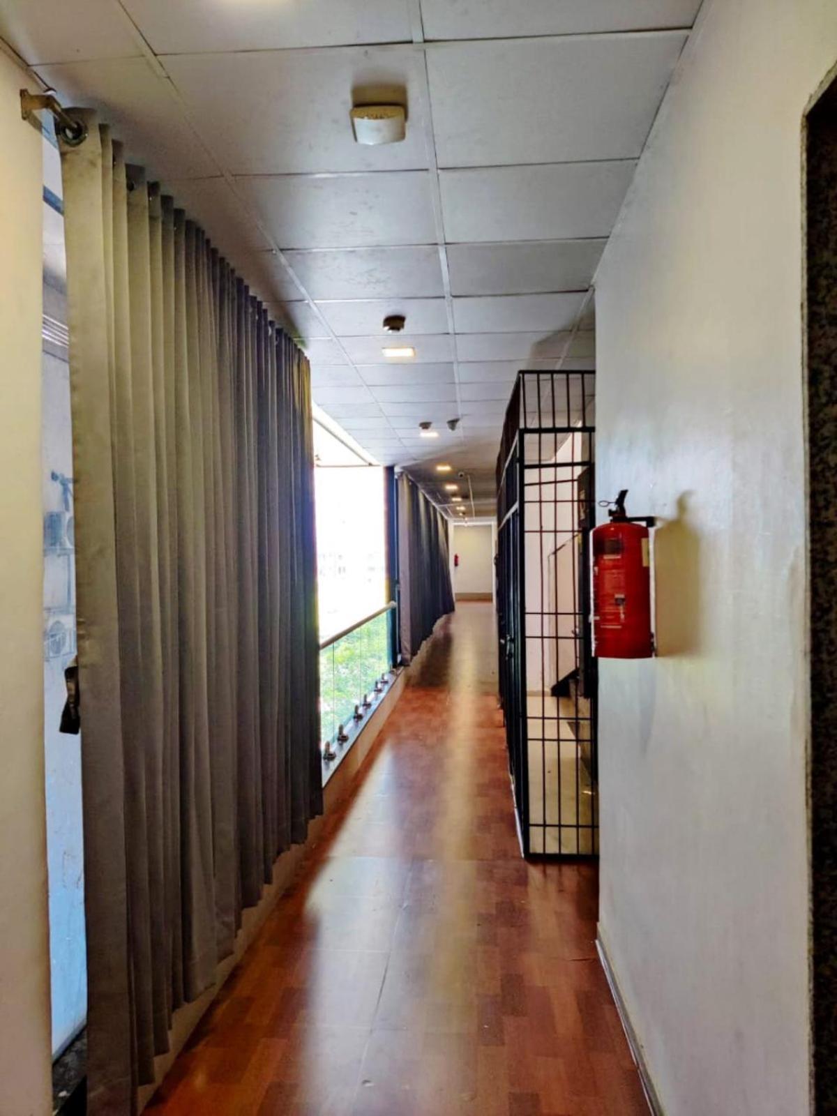 Hotel Gokul Solitaire, Surat Bhatha Exteriör bild